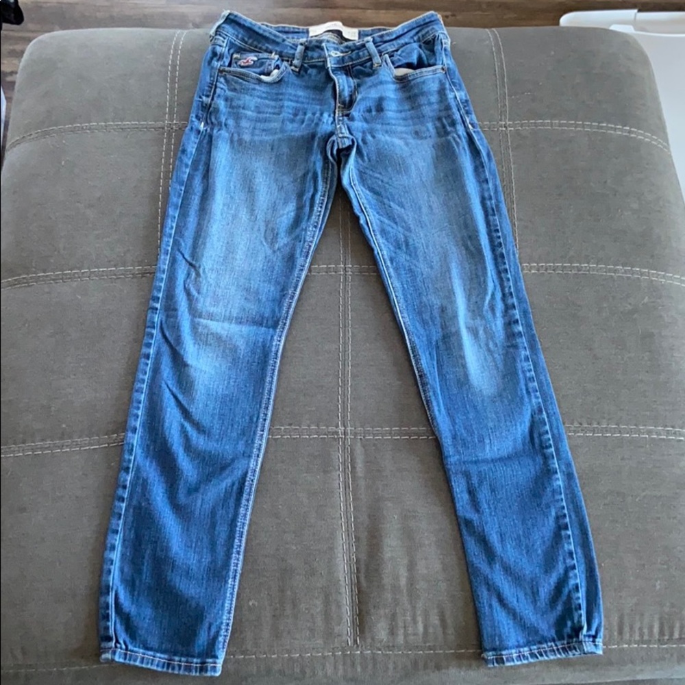 Hollister blue jeans size 3S (waist 26 length 29)